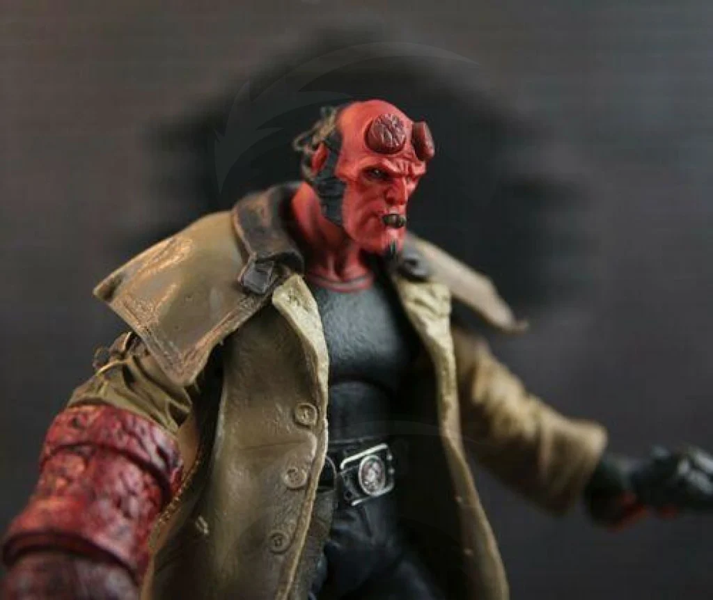 Hellboy Mezco HB 7" Action Figure Smoking Ver. Series 2 Collection - Image 8