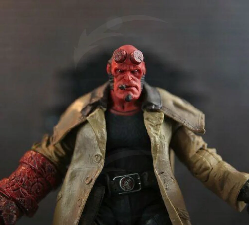 Hellboy Mezco HB 7" Action Figure Smoking Ver. Series 2 Collection - Image 9
