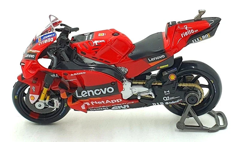Maisto MotoGP Ducati Desmosedici GP22 Pecco Bagnaia World Champion 2022 - Image 3