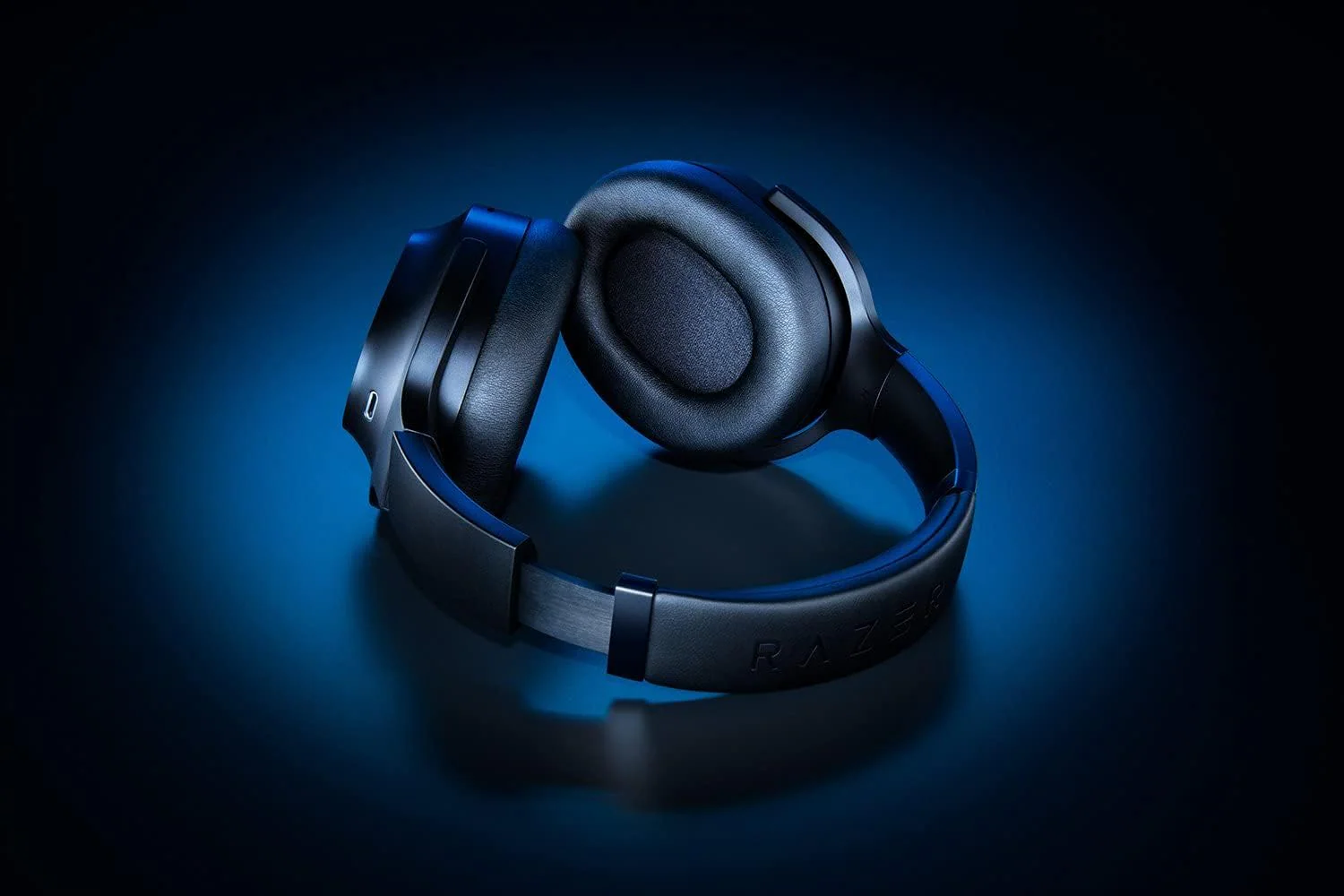 Razer Barracuda Pro Wireless & BT Hybrid ANC Gaming Headset - Image 5