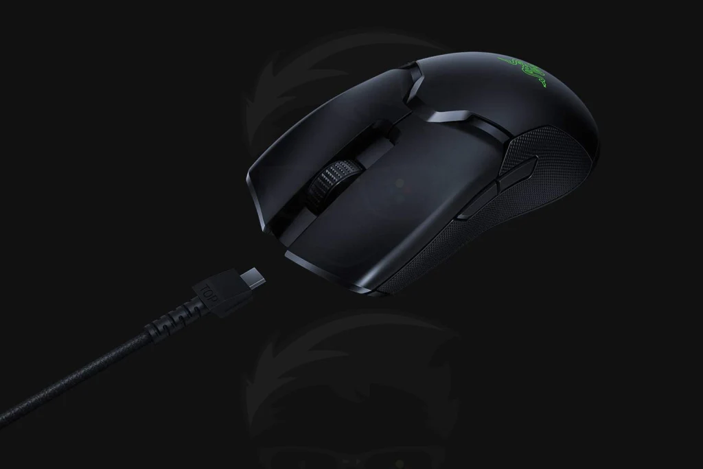 Razer Viper Ultimate Gaming Mouse with HyperSpeed Wireless - Black - Image 3
